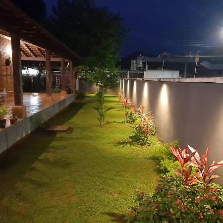 Hospedagem econômica Flor de Maria Caraguatatuba Exterior foto